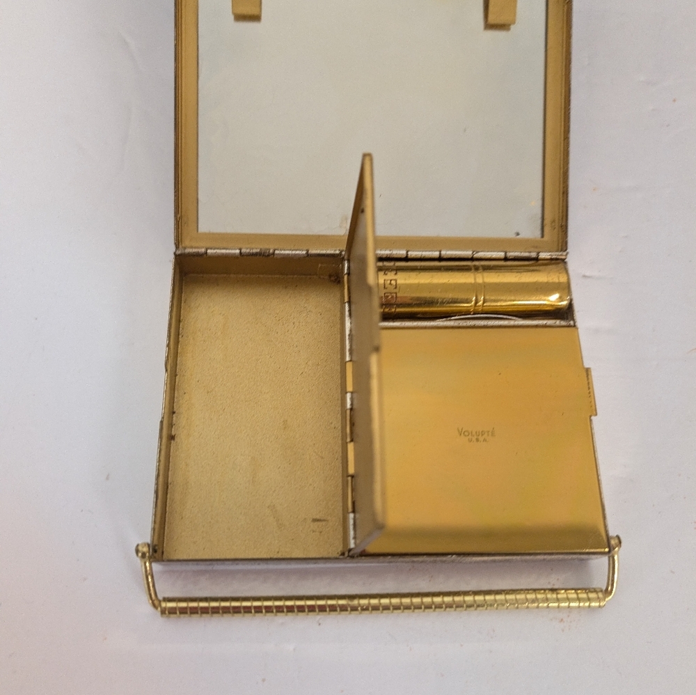 Vintage Compact with Black Case"Barbara" On The Front - Picture 5 of 8